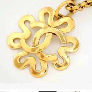 Chanel cc logo flower chain necklace